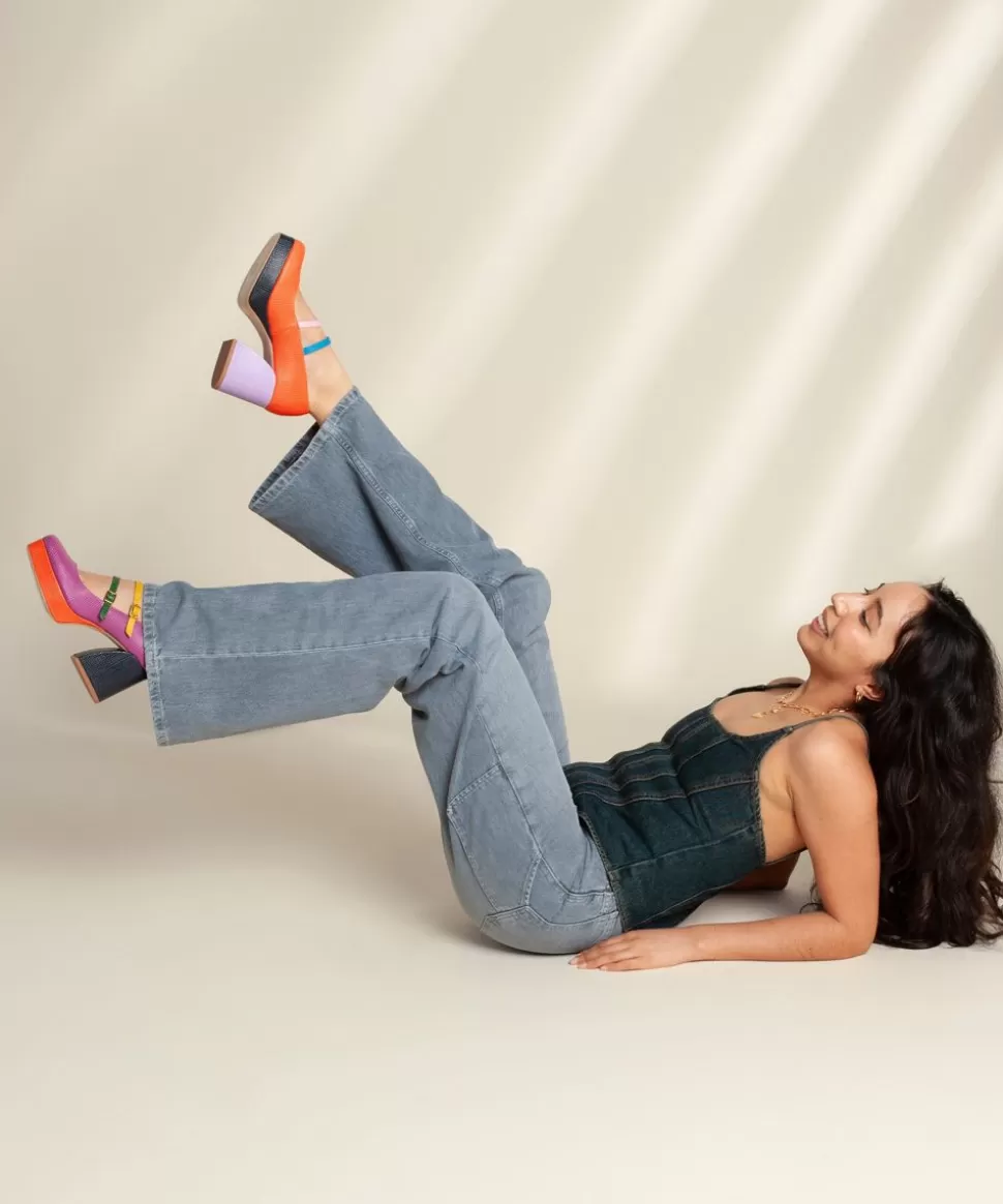 bizzy_in_bermuda_4-1.webp Sale Charlotte Stone Bizzy In Bermuda