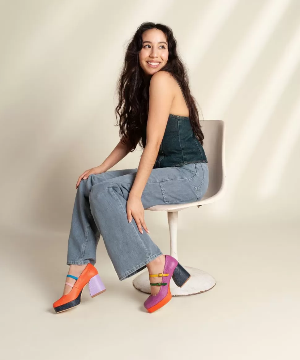 bizzy_in_bermuda_5-1.webp Sale Charlotte Stone Bizzy In Bermuda