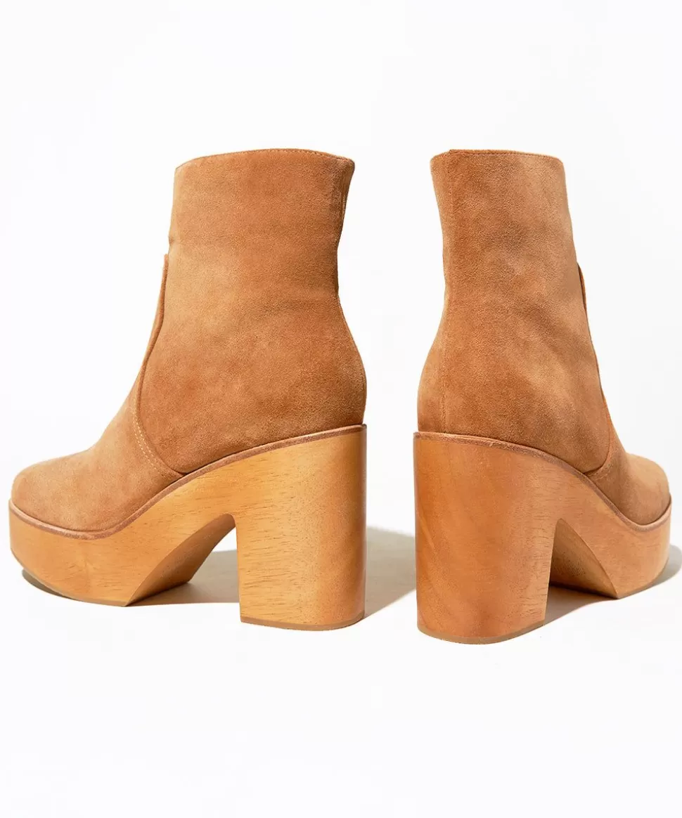 paz_in_camel_3-2.webp Hot Charlotte Stone Paz In Camel